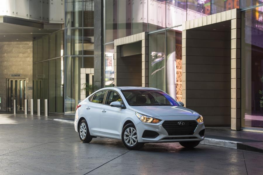  Hyundai Accent SE 2017 года  (NA) (фото 5 из 8)